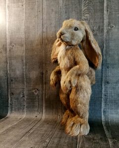 Интерьерная игрушка кролика