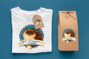 футболка та коробка з логотипом розплідника котів