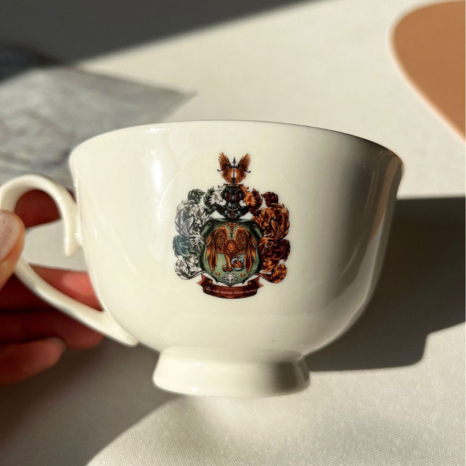 чашка з фамільним гербом - застосування для герба