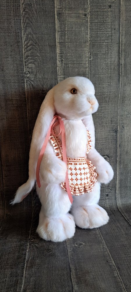 белый кролик - авторская игрушка в стиле тедди для коллекции